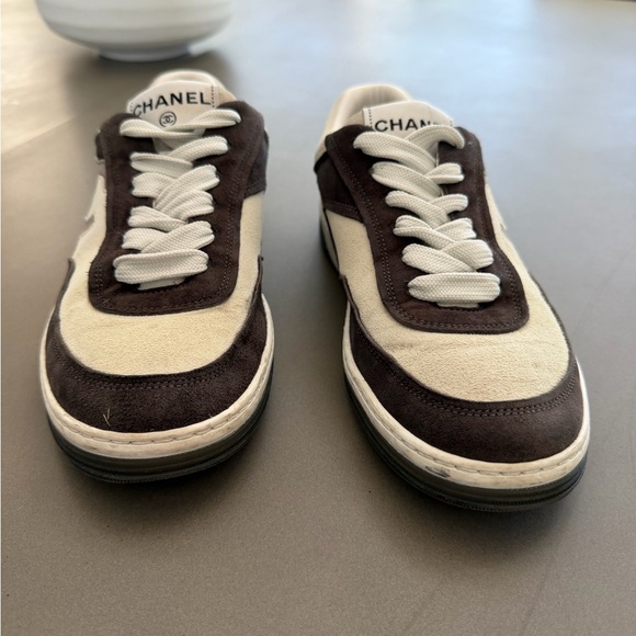 CHANEL Womens Low-Top Sneakers with CC Logo - Picture 3 of 8